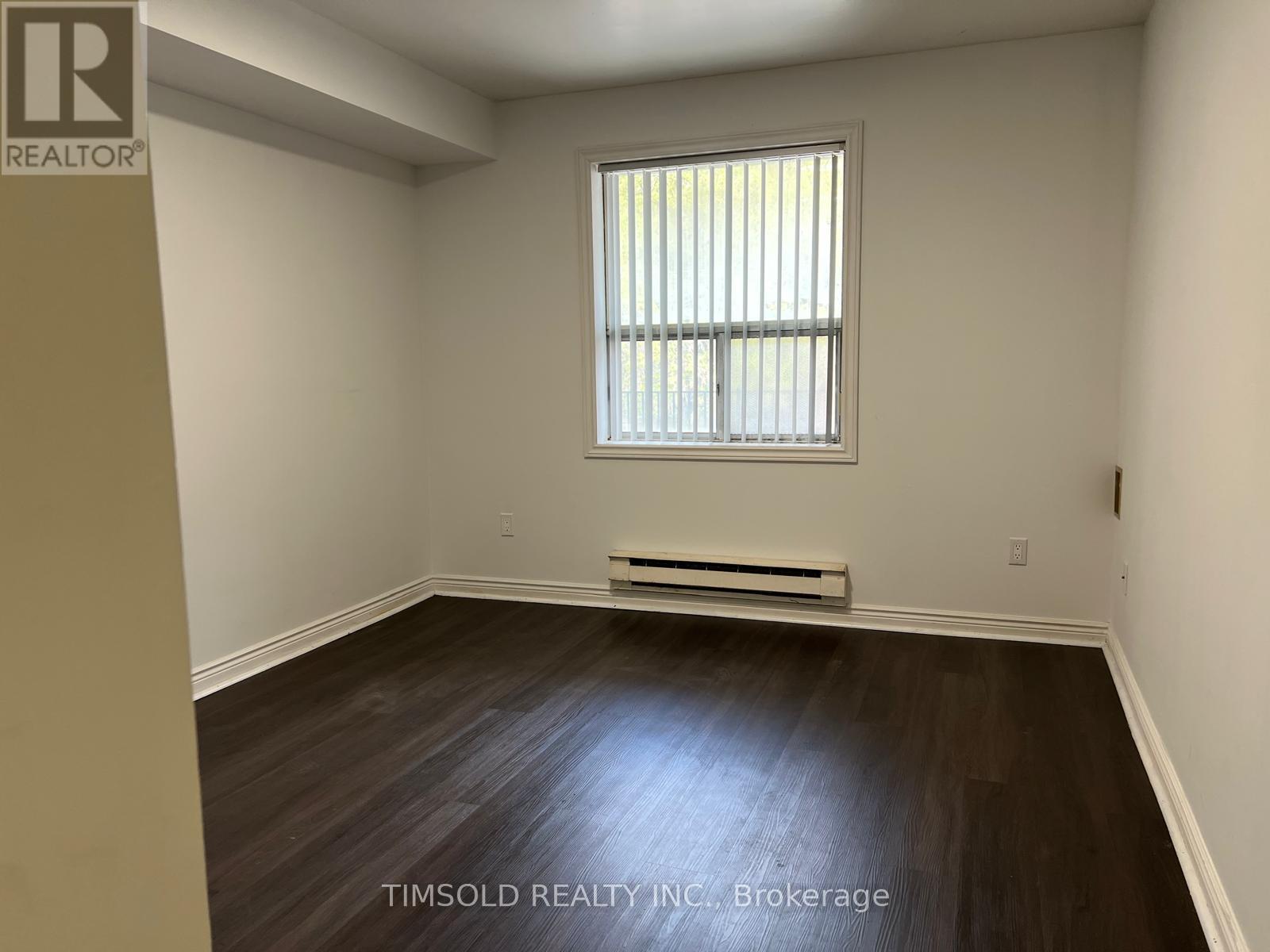 202 - 666 St Clair Avenue W, Toronto, Ontario  M6C 1B1 - Photo 5 - C13045418