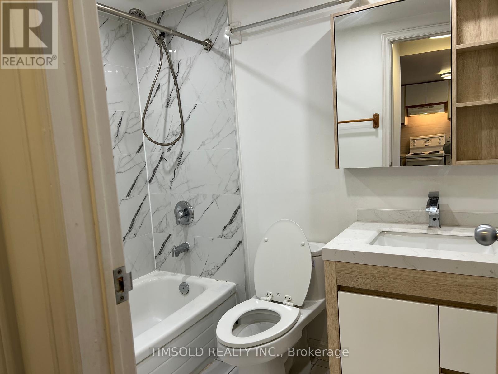 202 - 666 St Clair Avenue W, Toronto, Ontario  M6C 1B1 - Photo 6 - C13045418