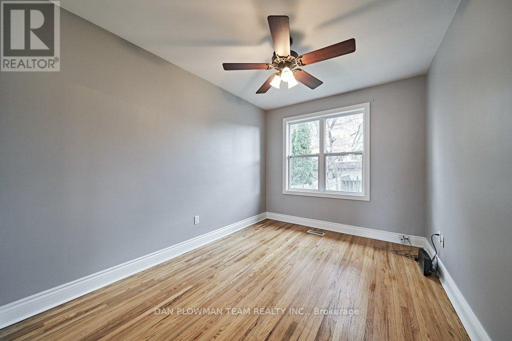 Upper - 181 Waverly Street S, Oshawa, Ontario  L1J 2L5 - Photo 11 - E13072996