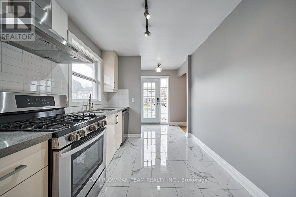 Upper - 181 Waverly Street S, Oshawa, Ontario  L1J 2L5 - Photo 3 - E13072996