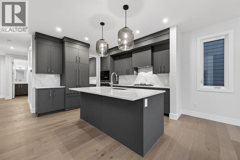 62 Westland Park Sw, Calgary, Alberta  T3H 0W1 - Photo 4 - A2306934