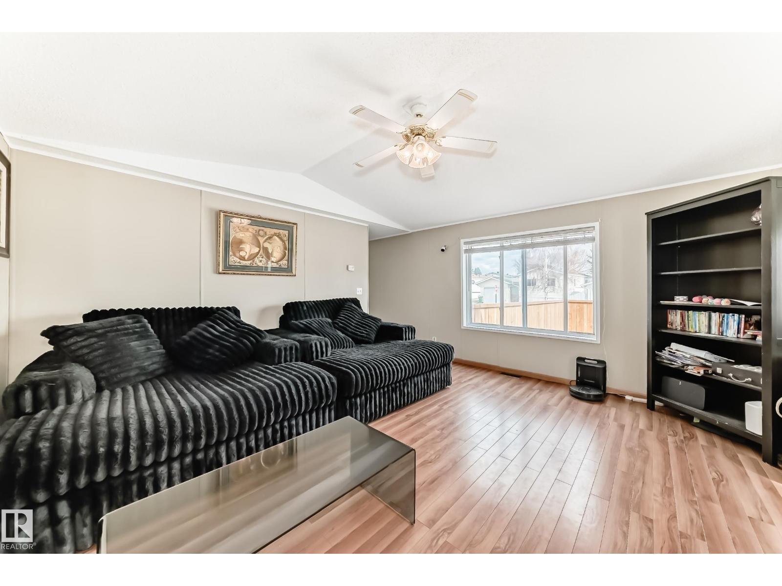 2903 Lakewood Drive Nw, Edmonton, Alberta  T5S 1T7 - Photo 10 - E4485353