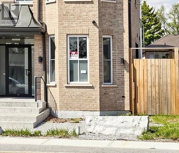 1 - 352 Main Street N, Markham (Old Markham Village), Ontario  L3P 1Z1 - Photo 4 - N13072938