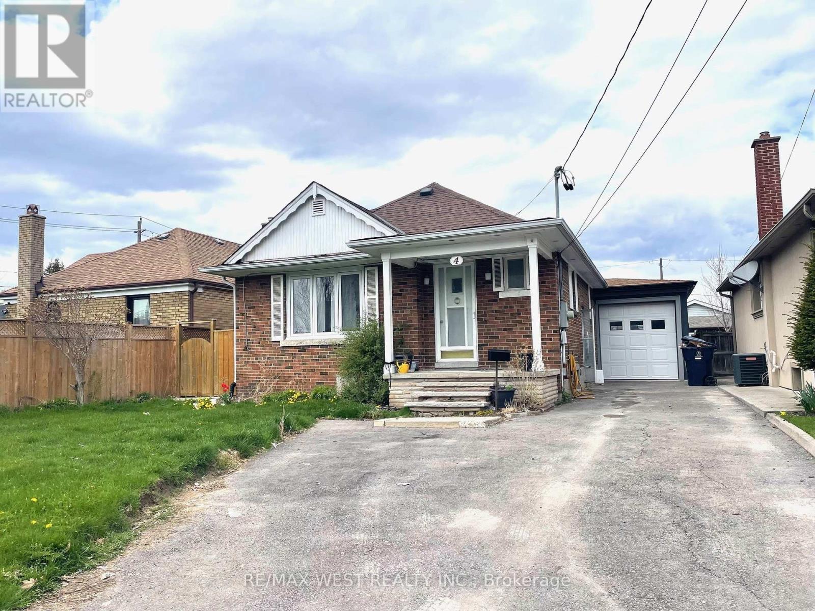 4 PARKCHESTER ROAD, Toronto, Ontario