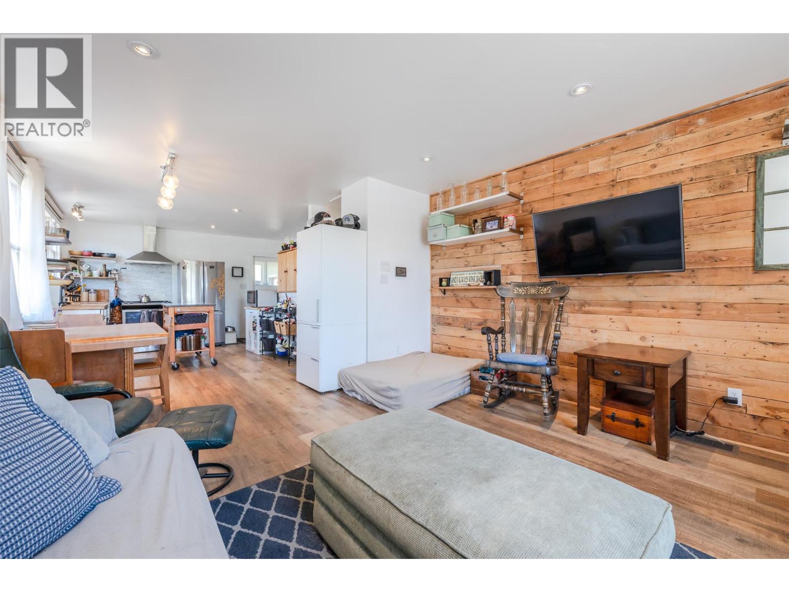 591 Gahan Avenue, Penticton, British Columbia  V2A 2C6 - Photo 6 - 10385259