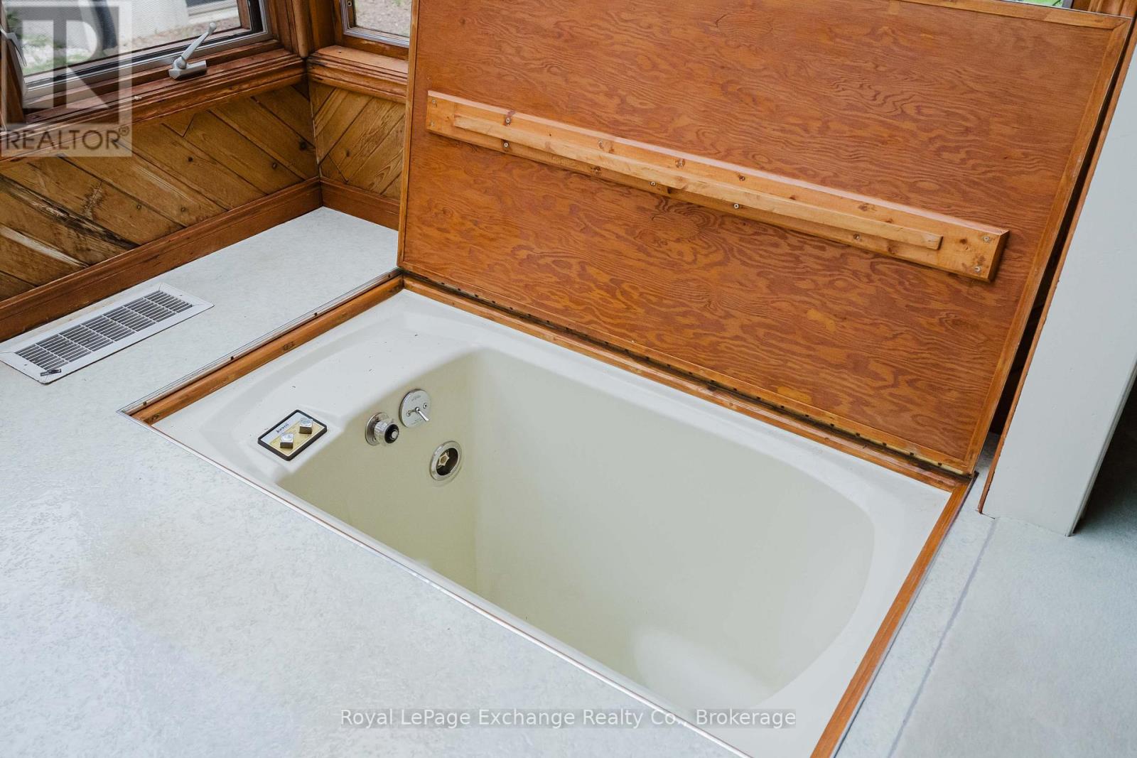 201 Miramichi Bay Road S, Saugeen Shores, Ontario  N0H 2C6 - Photo 21 - X13071620