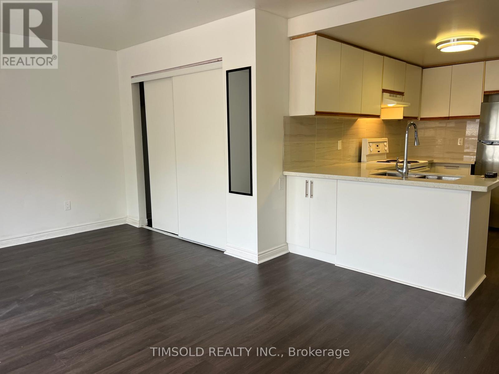 202 - 666 St Clair Avenue W, Toronto, Ontario  M6C 1B1 - Photo 4 - C13045418
