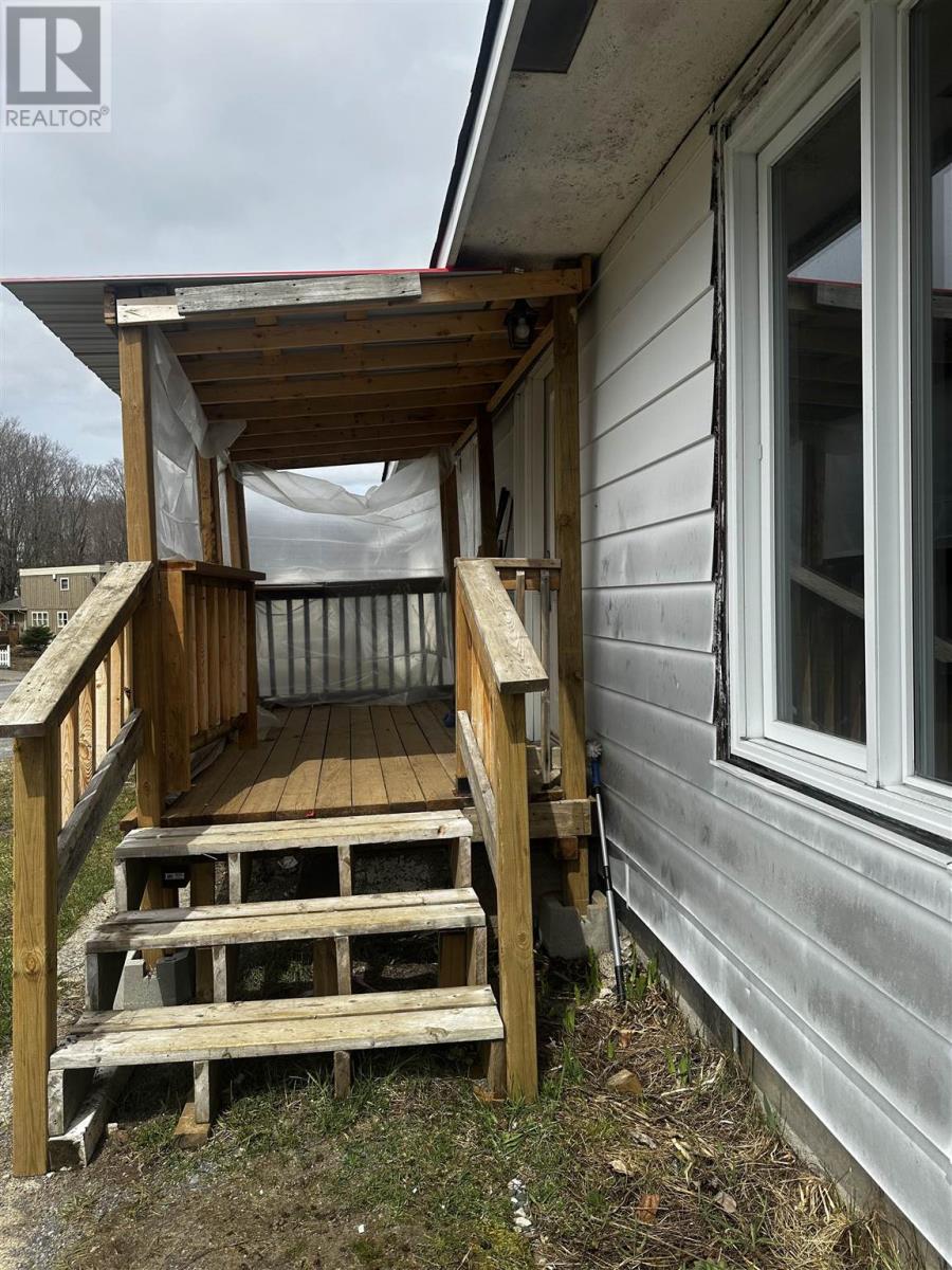 51 Valley Cres, Elliot Lake, Ontario  P5A 2G9 - Photo 10 - SM260840