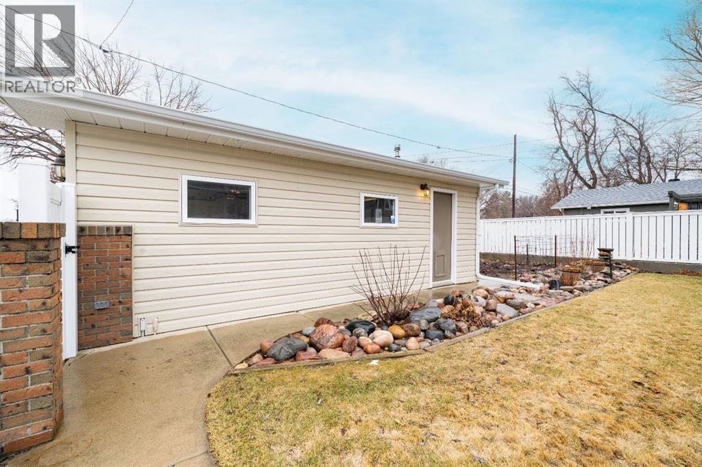 489 10 Street Se, Medicine Hat, Alberta  T1A 1R2 - Photo 30 - A2297947