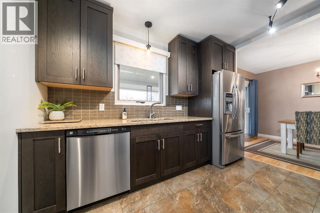 489 10 Street Se, Medicine Hat, Alberta  T1A 1R2 - Photo 9 - A2297947