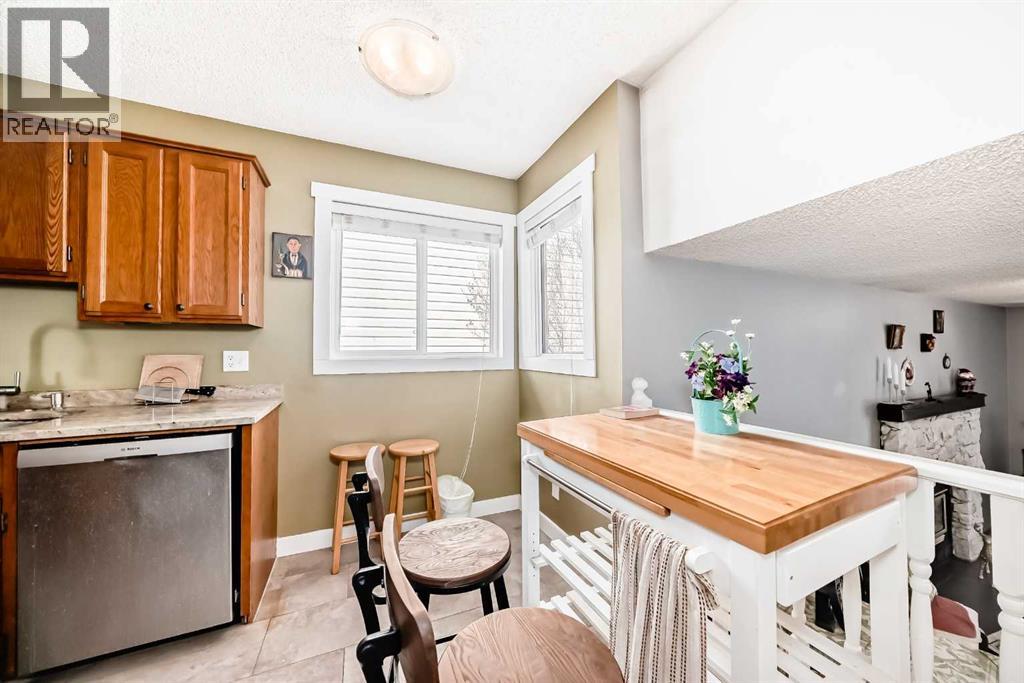 216 Hawkwood Boulevard Nw, Calgary, Alberta  T3G 3E8 - Photo 17 - A2307221