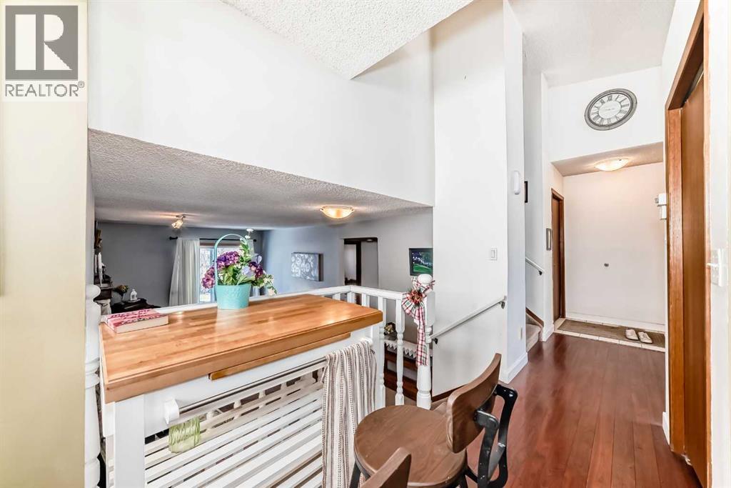 216 Hawkwood Boulevard Nw, Calgary, Alberta  T3G 3E8 - Photo 18 - A2307221