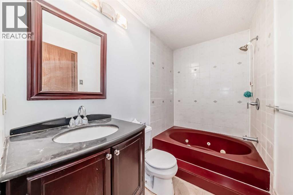 216 Hawkwood Boulevard Nw, Calgary, Alberta  T3G 3E8 - Photo 24 - A2307221