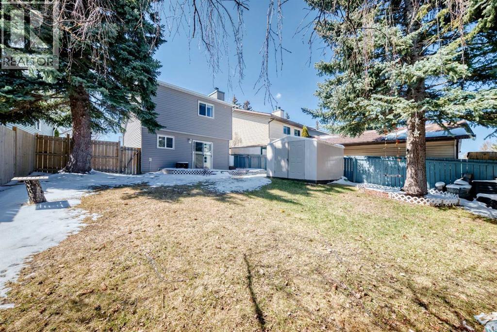 216 Hawkwood Boulevard Nw, Calgary, Alberta  T3G 3E8 - Photo 45 - A2307221