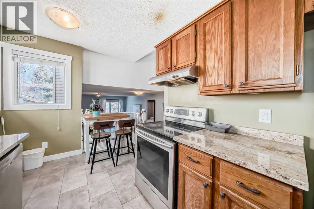 216 Hawkwood Boulevard Nw, Calgary, Alberta  T3G 3E8 - Photo 16 - A2307221