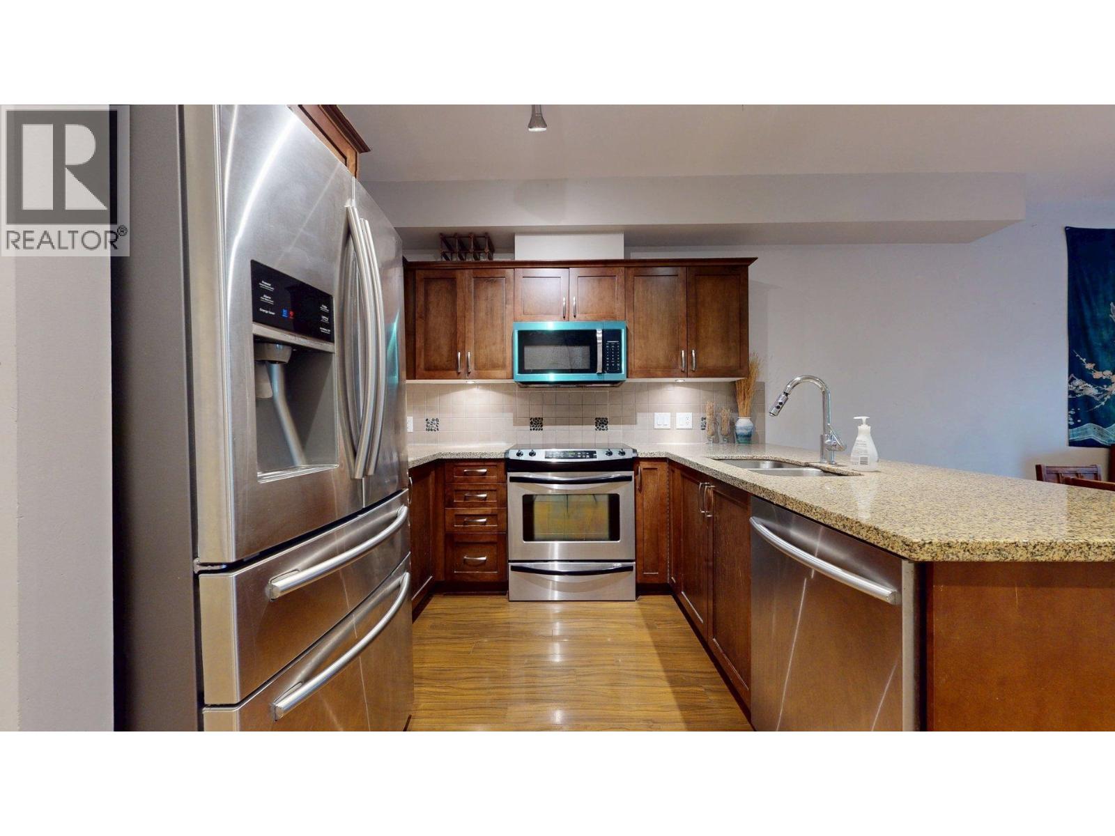1320 Main Street, Squamish, British Columbia  V8B 0R2 - Photo 10 - R3118557