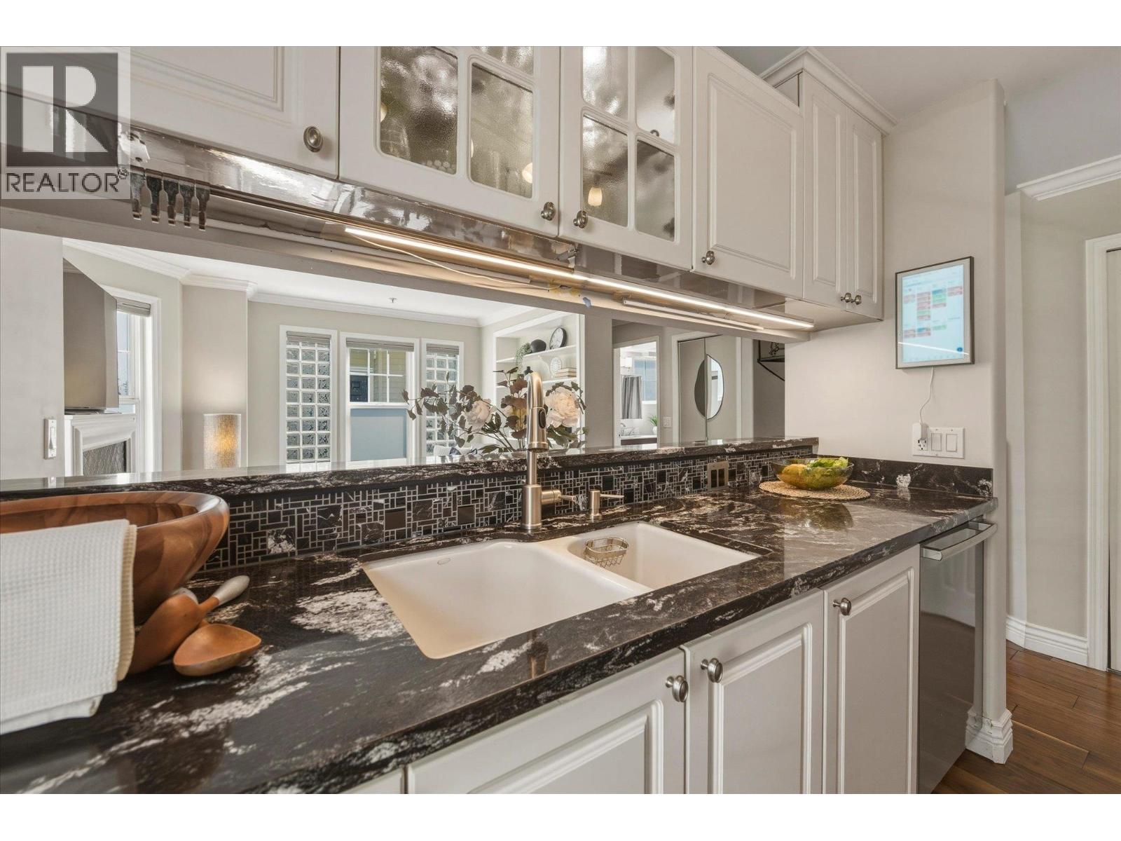 315 962 W 16th Avenue, Vancouver, British Columbia  V5Z 1T2 - Photo 11 - R3118581