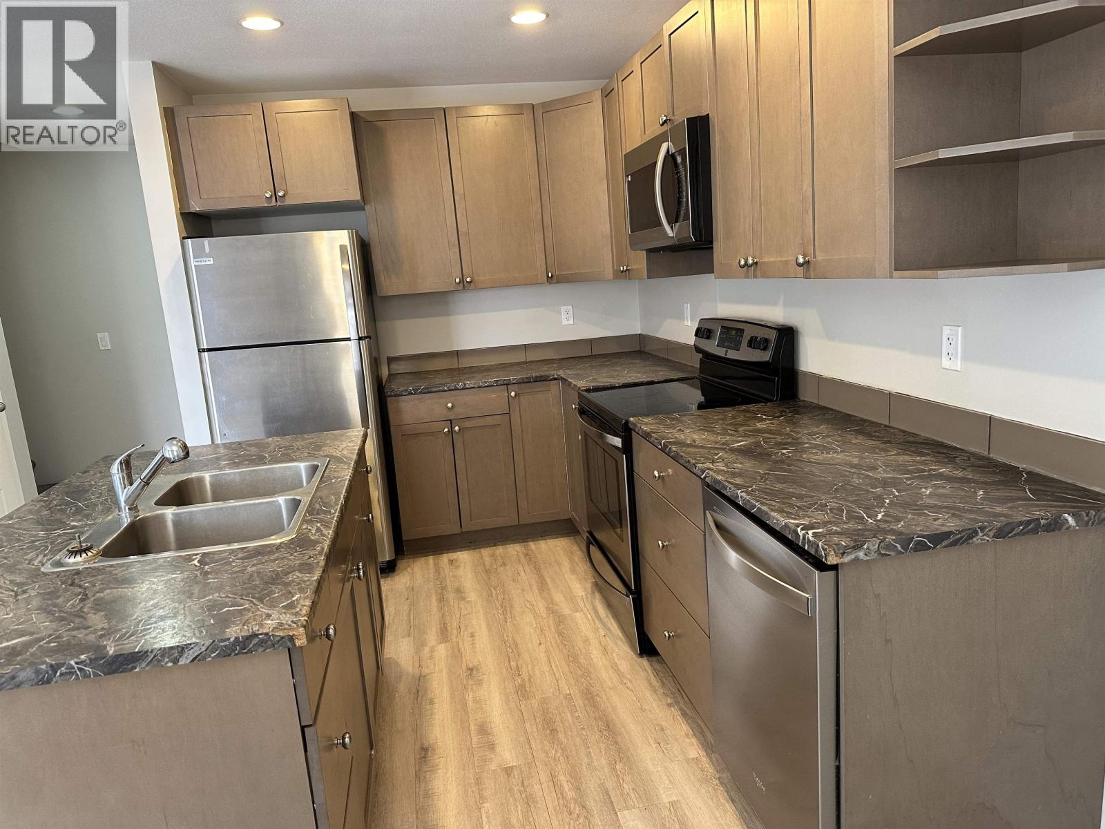 8142 87 Avenue, Fort St. John, British Columbia  V1J 0M5 - Photo 4 - R3094069