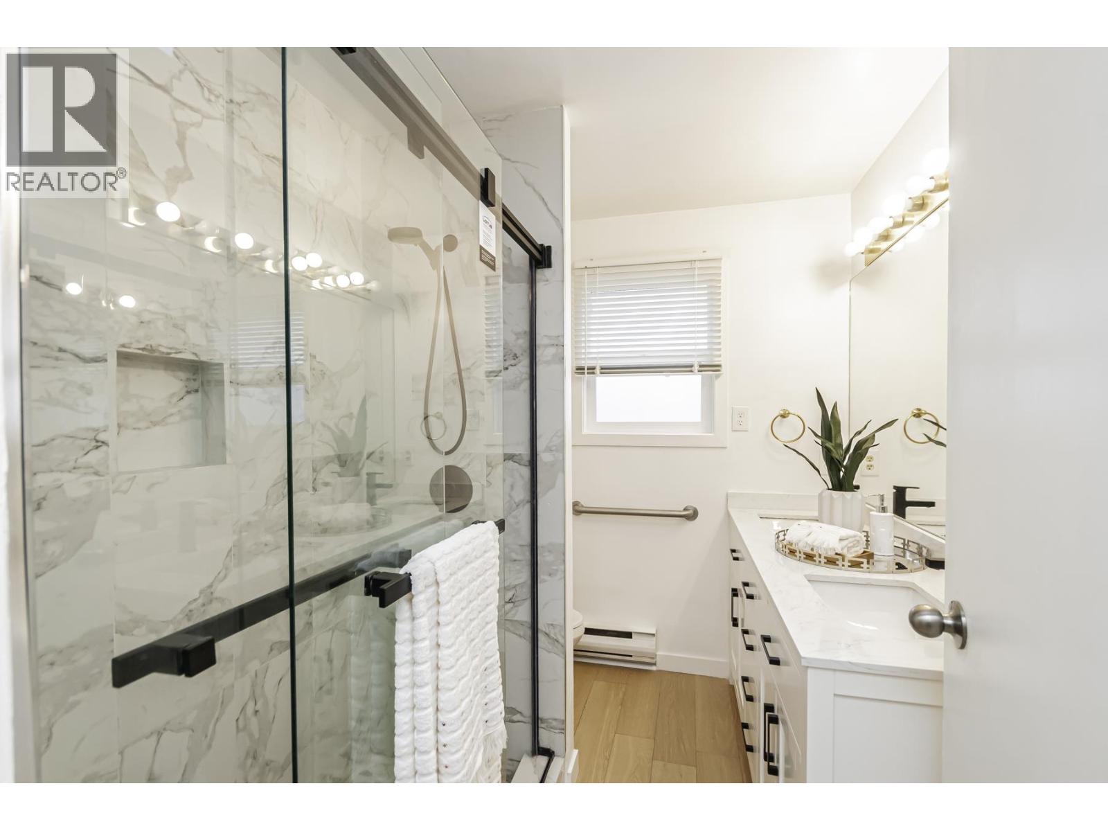 7111 Cavelier Court, Richmond, British Columbia  V7C 4J7 - Photo 18 - R3118570