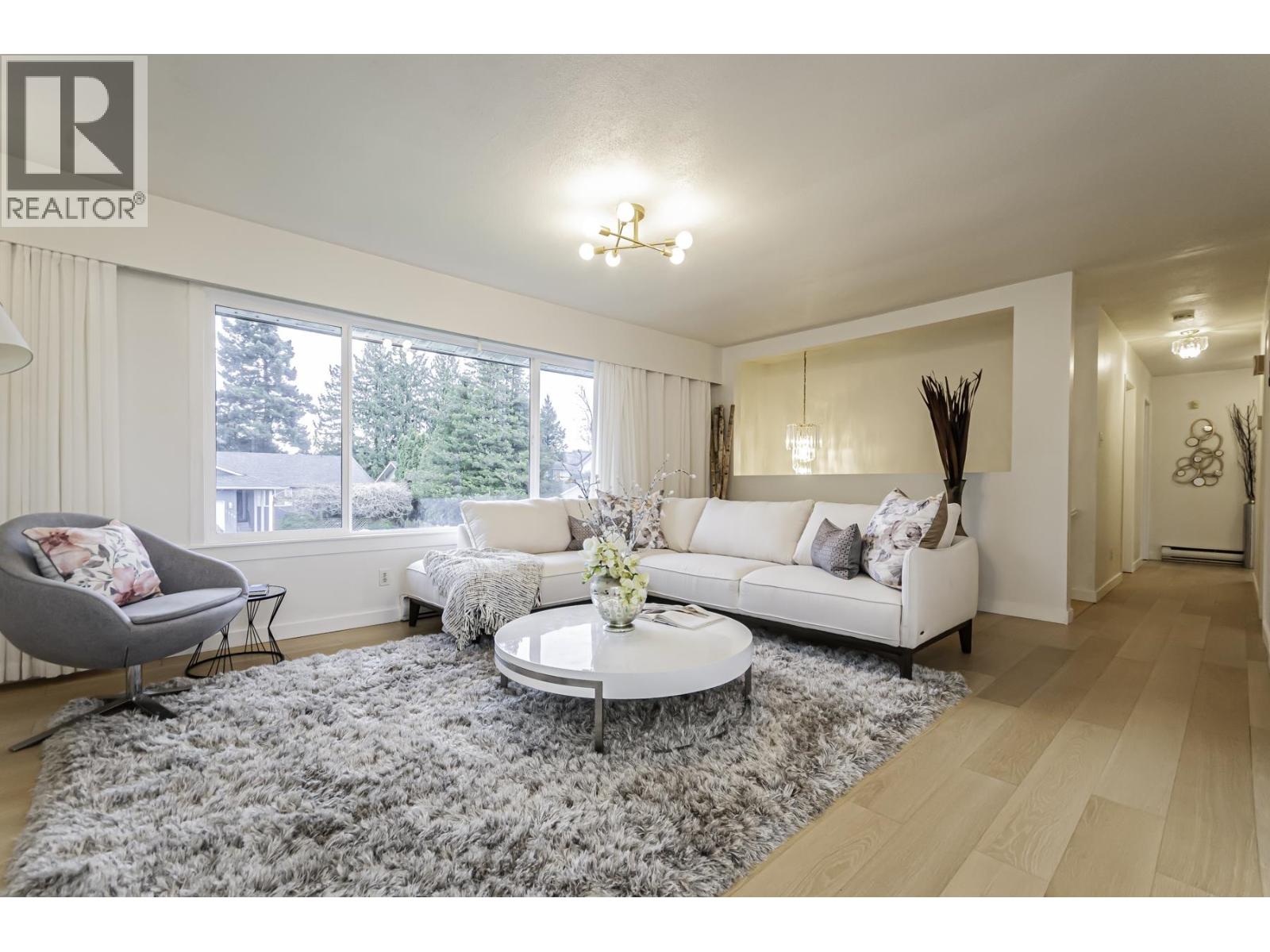 7111 Cavelier Court, Richmond, British Columbia  V7C 4J7 - Photo 3 - R3118570
