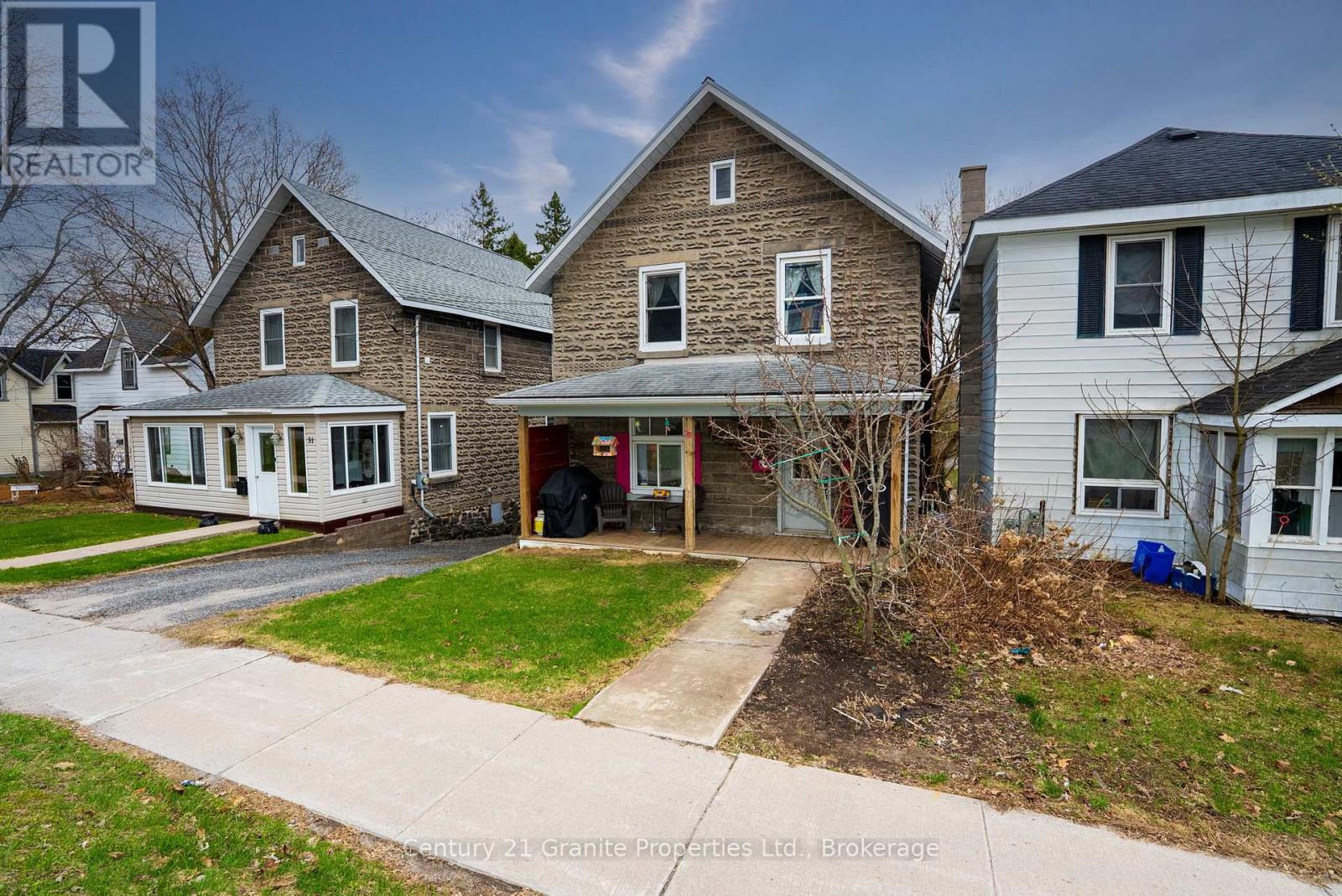 29 William Street, Parry Sound, Ontario  P2A 1V2 - Photo 2 - X13073046