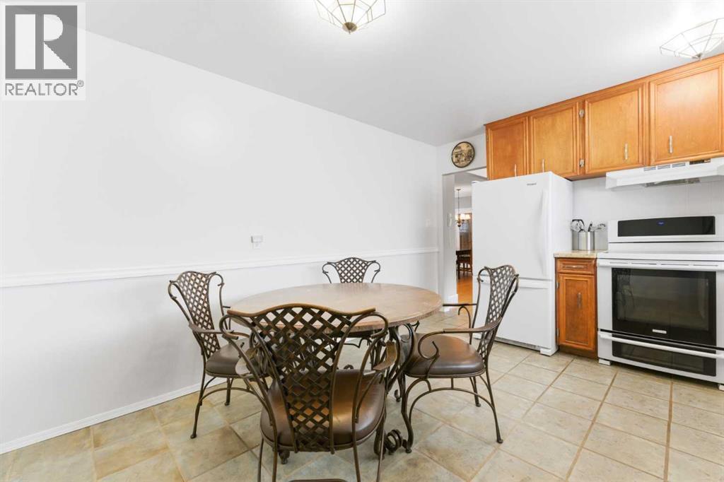 803 Seattle Drive SW, Calgary, Alberta  T2W 0M9 - Photo 11 - A2305853