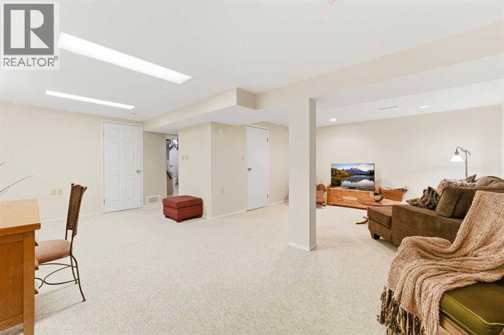 803 Seattle Drive SW, Calgary, Alberta  T2W 0M9 - Photo 23 - A2305853