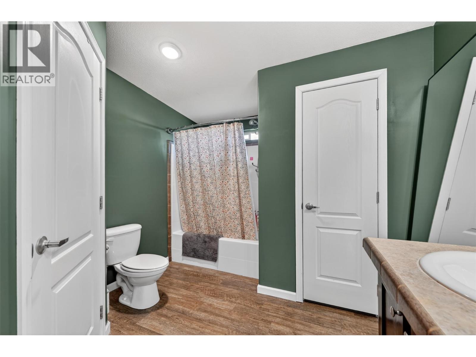 9208 Wallis Avenue, Wilmer, British Columbia  V0A 1K5 - Photo 14 - 10385362