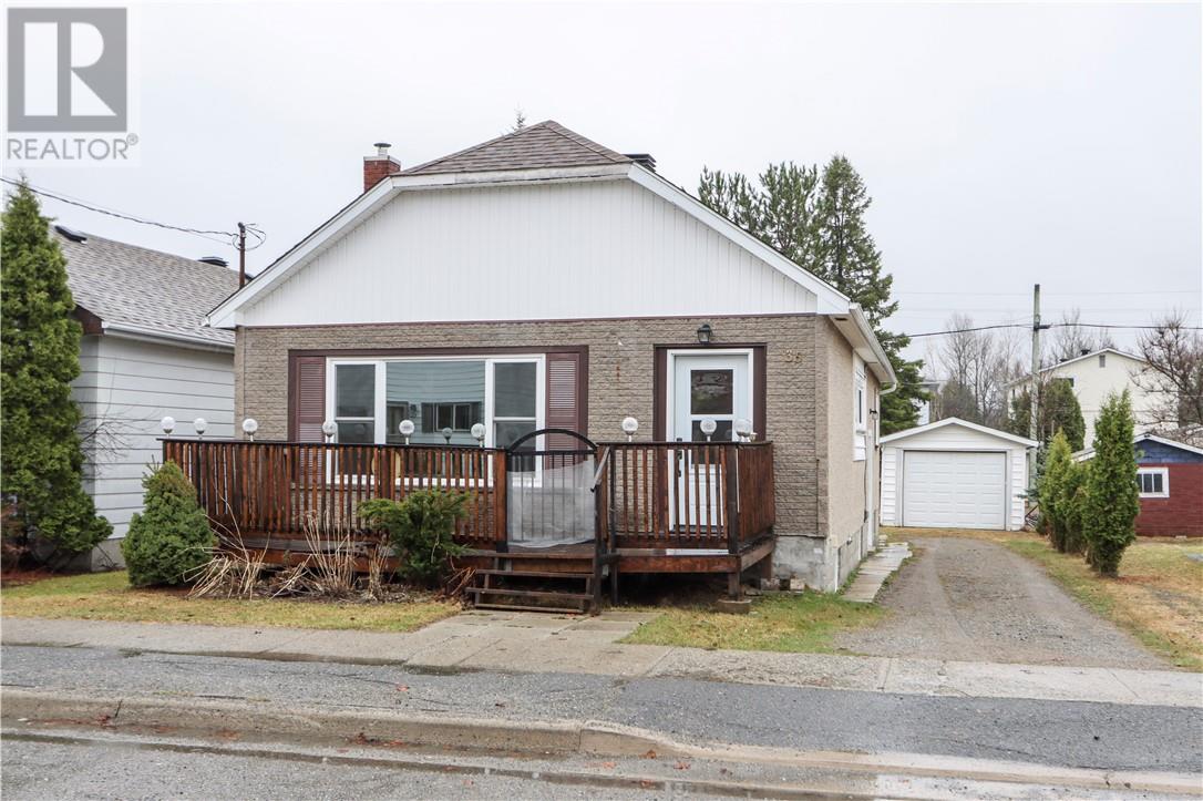 35 Caruso Street, Greater Sudbury, Ontario  P0M 1M0 - Photo 1 - 2127380