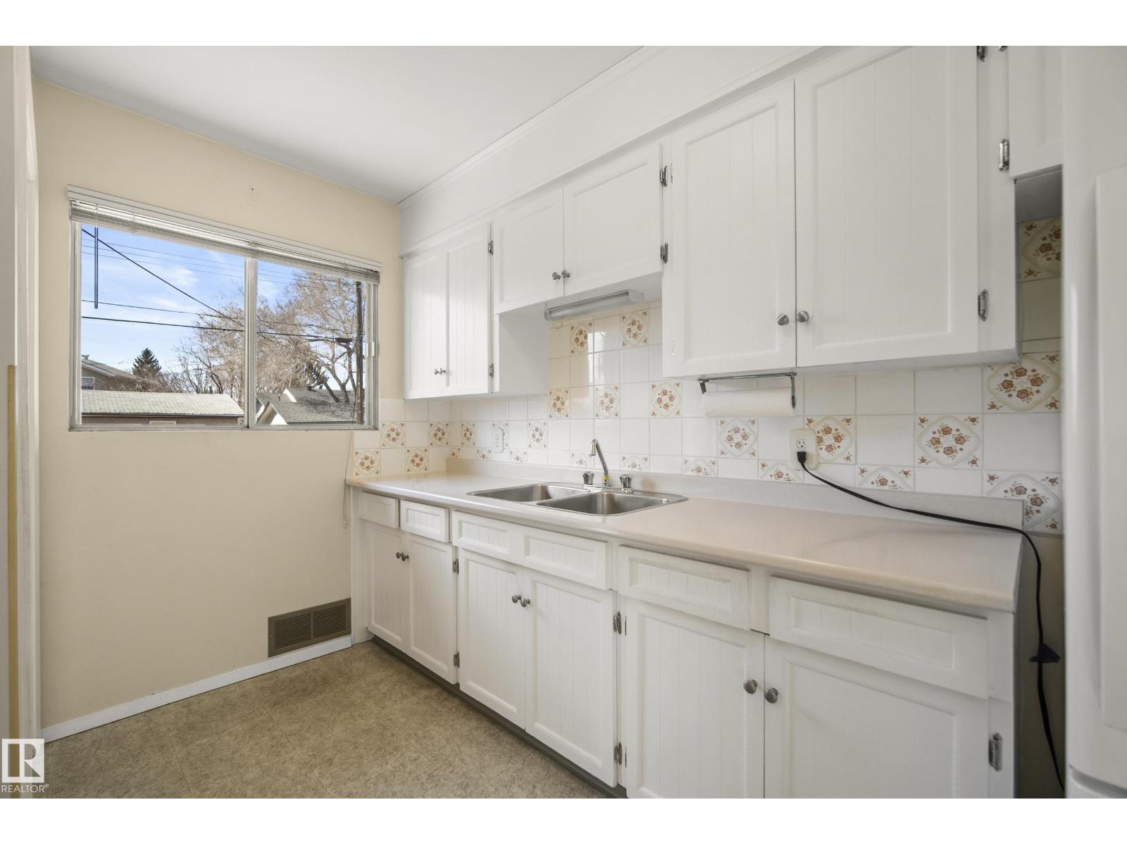 10504 45 St Nw, Edmonton, Alberta  T6A 1X3 - Photo 12 - E4485363