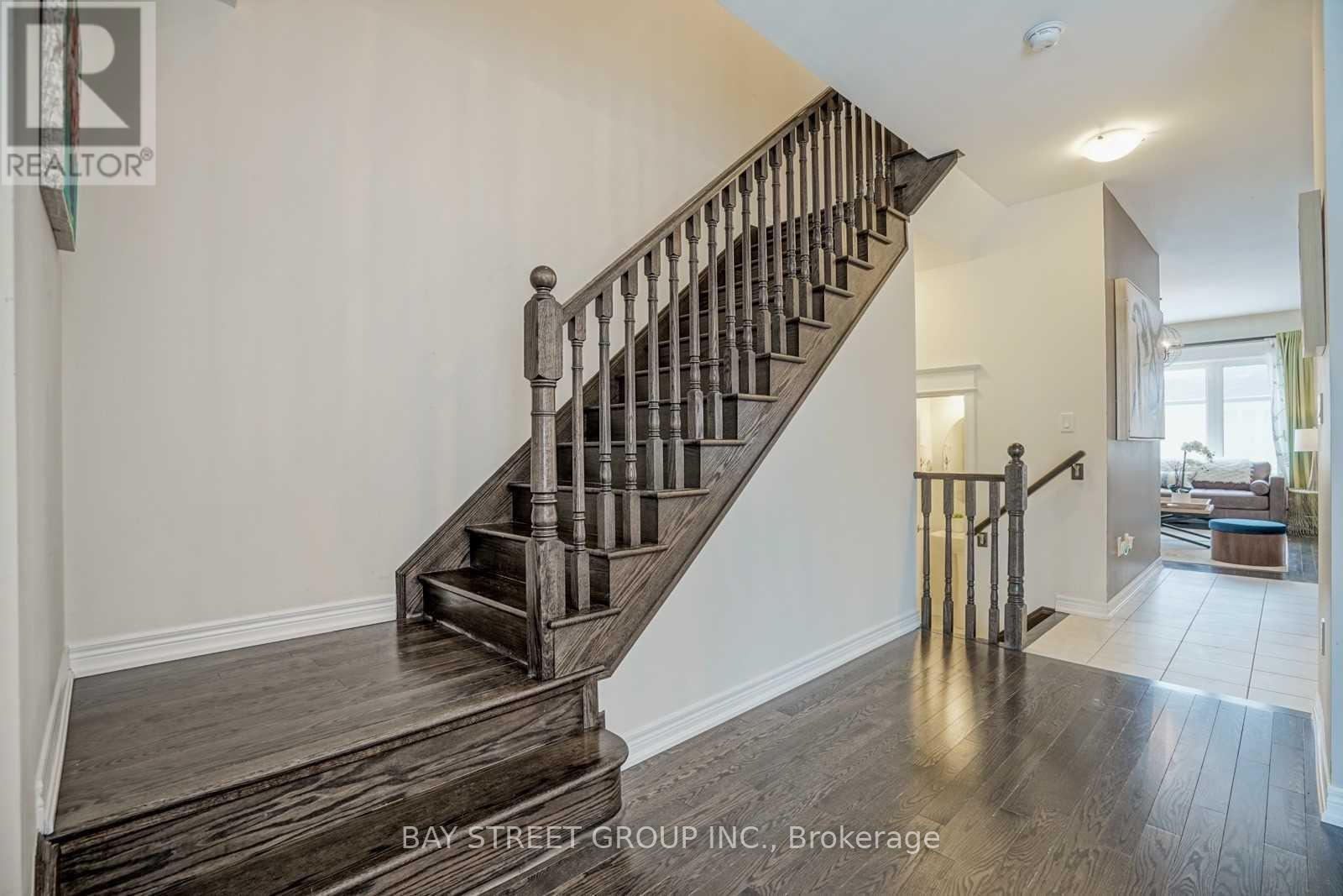 24 Plantain Lane, Richmond Hill, Ontario  L4E 1B9 - Photo 6 - N13073074