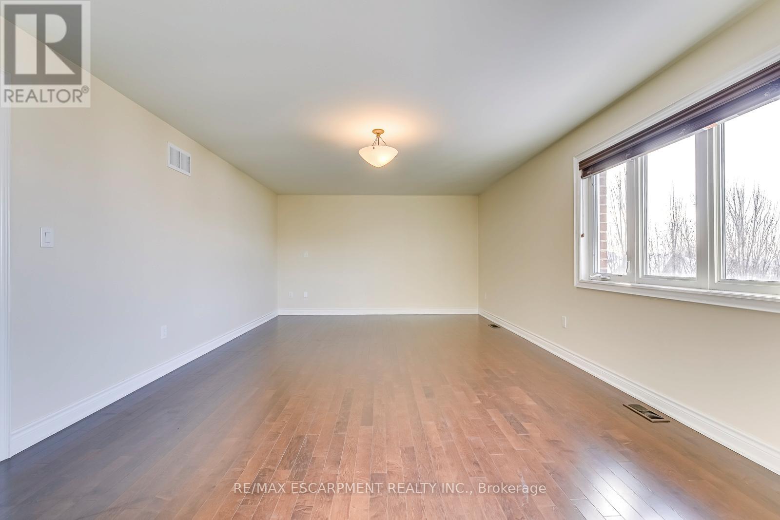 2492 Chaplin Road, Oakville, Ontario  L6H 0A4 - Photo 17 - W13073052