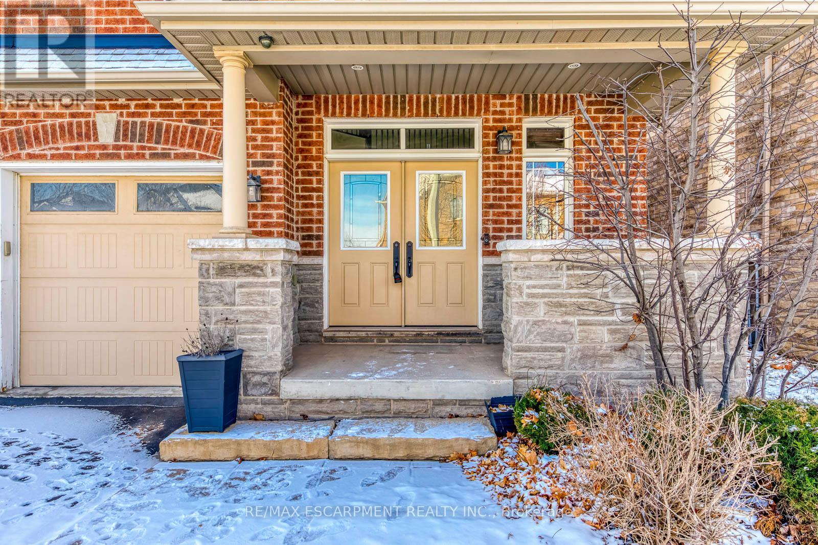 2492 Chaplin Road, Oakville, Ontario  L6H 0A4 - Photo 2 - W13073052