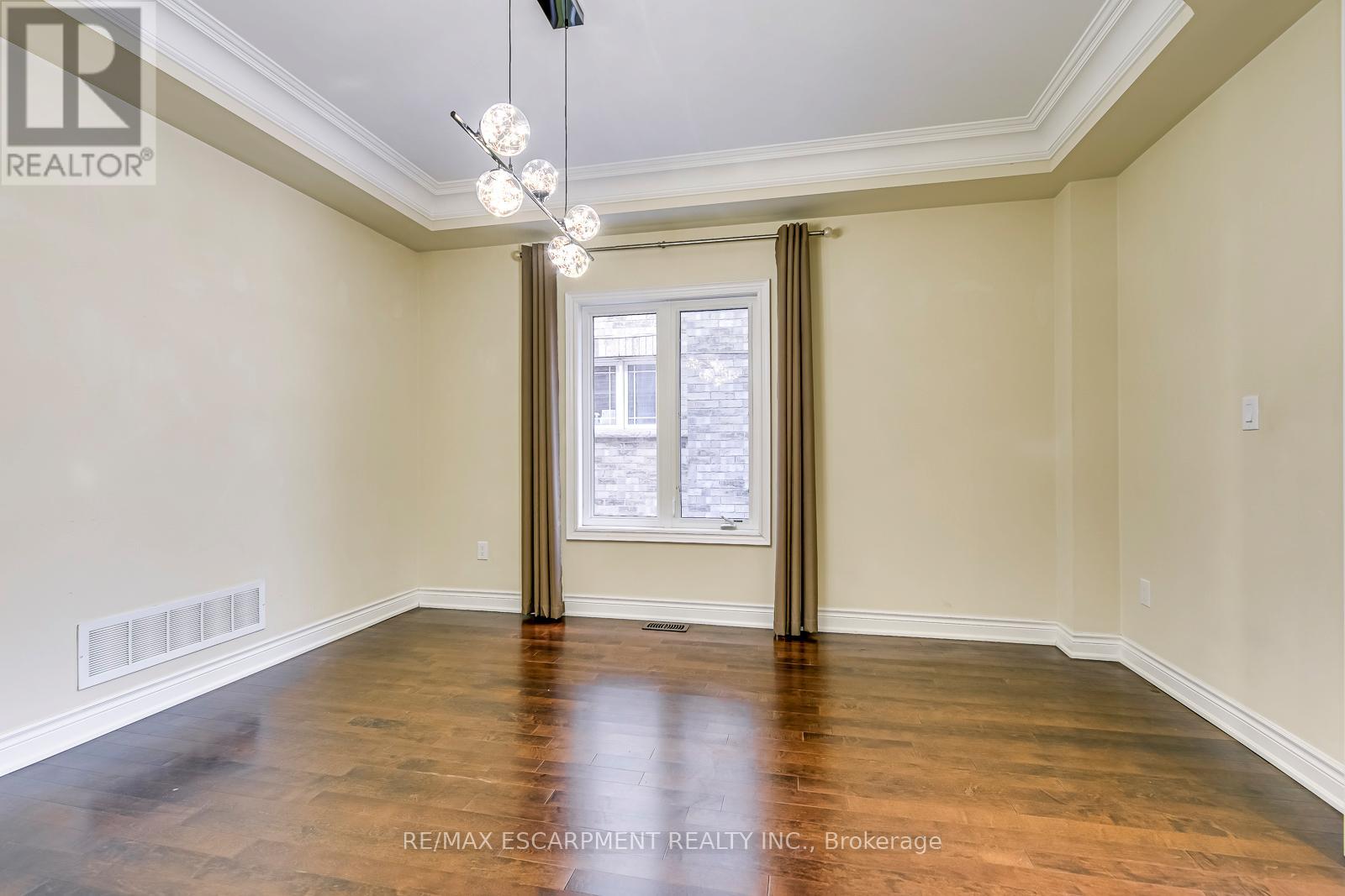 2492 Chaplin Road, Oakville, Ontario  L6H 0A4 - Photo 5 - W13073052