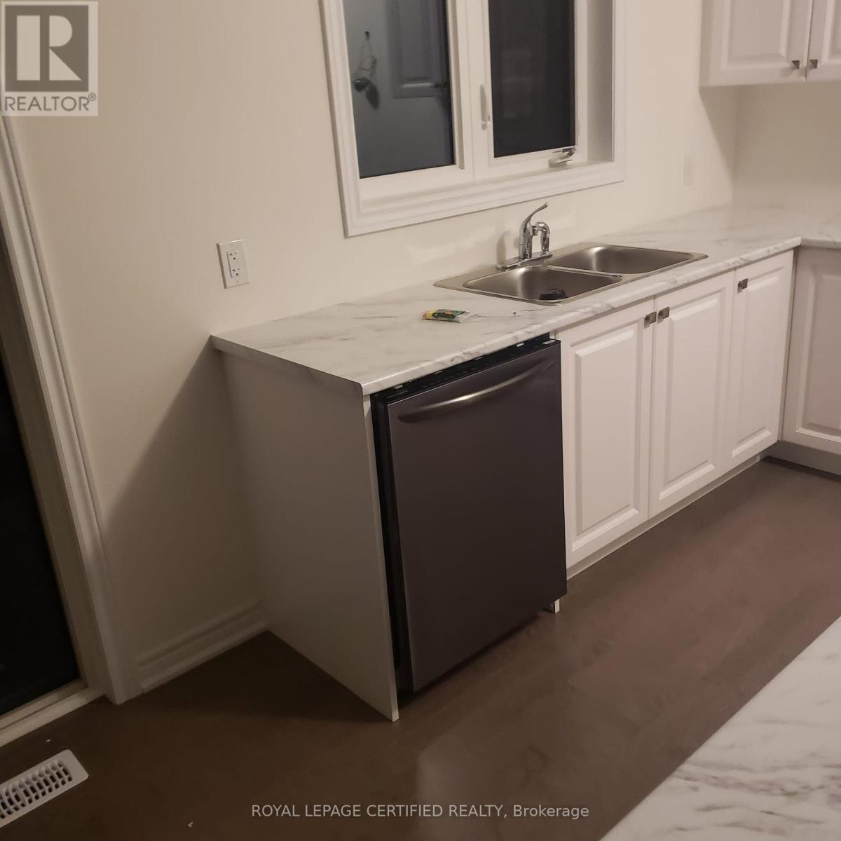569 Red Elm Road, Shelburne, Ontario  L9V 3Y5 - Photo 7 - X13073028
