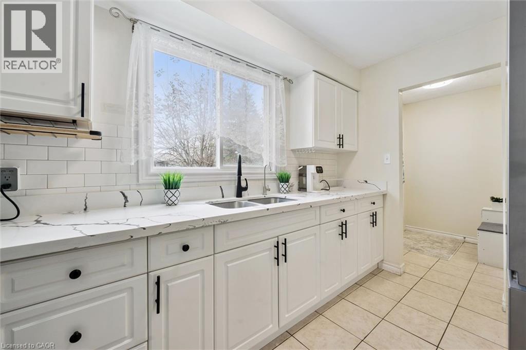 415 Bairstow Crescent Unit# 5, Waterloo, Ontario  N2K 2H7 - Photo 12 - 40810141