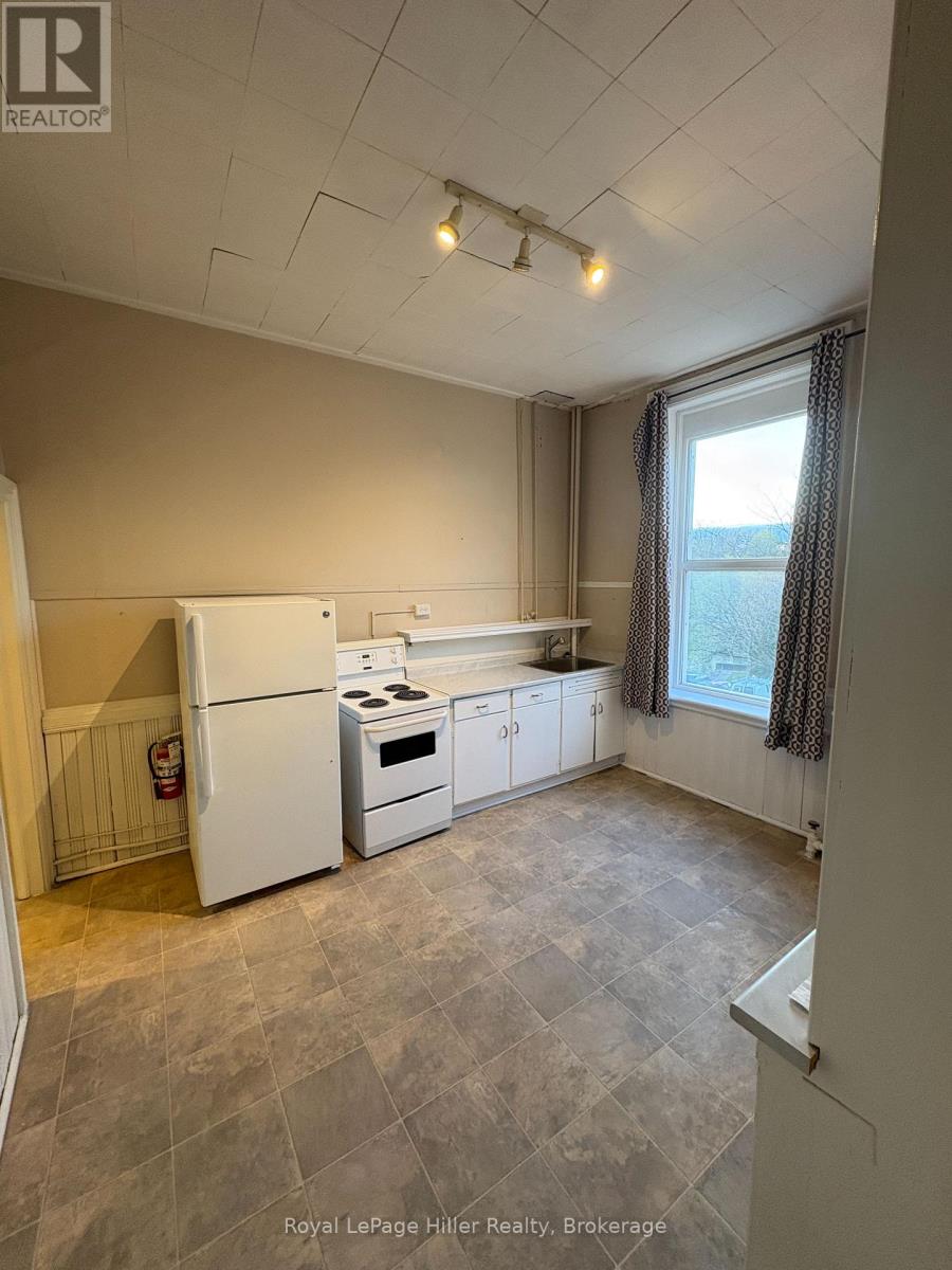 34 Ontario Street, Stratford, Ontario  N5A 3G8 - Photo 4 - X12501566