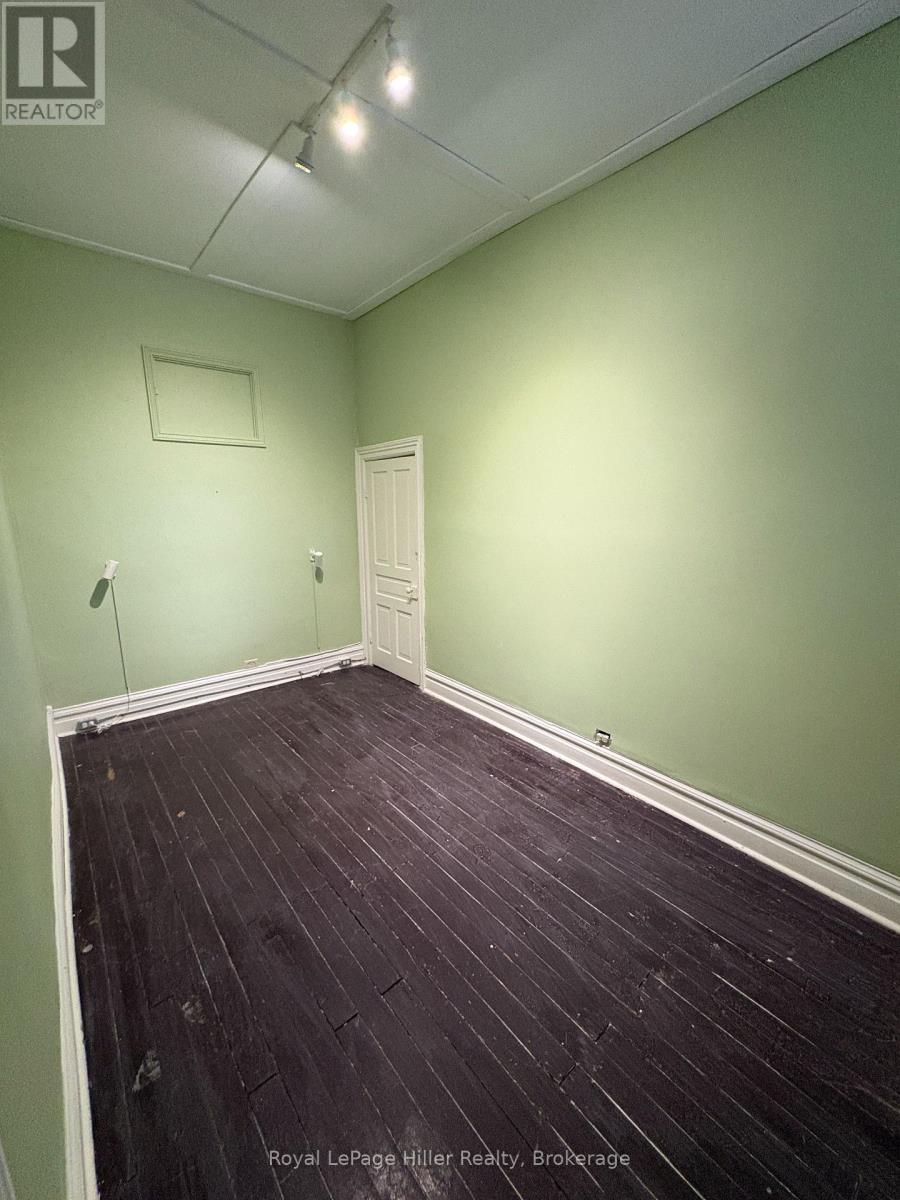 34 Ontario Street, Stratford, Ontario  N5A 3G8 - Photo 7 - X12501566