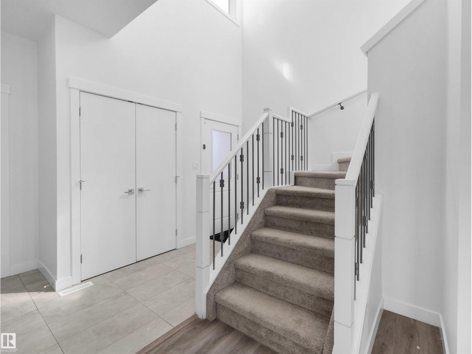 4560 Alwood Wy Sw, Edmonton, Alberta  T6W 3A4 - Photo 2 - E4485371