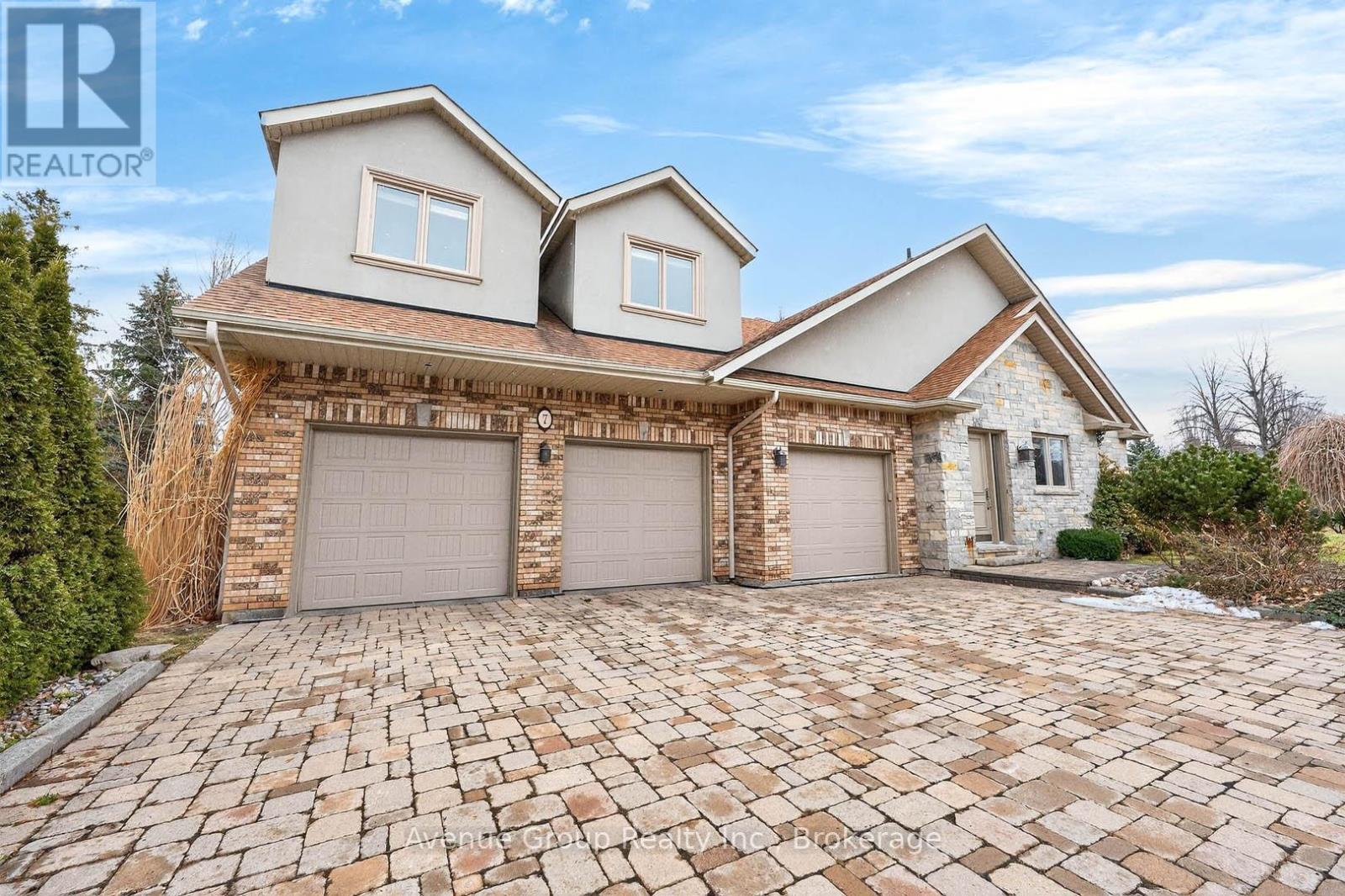 7 Longview Crescent, Vaughan, Ontario  L4H 1A7 - Photo 2 - N12922184