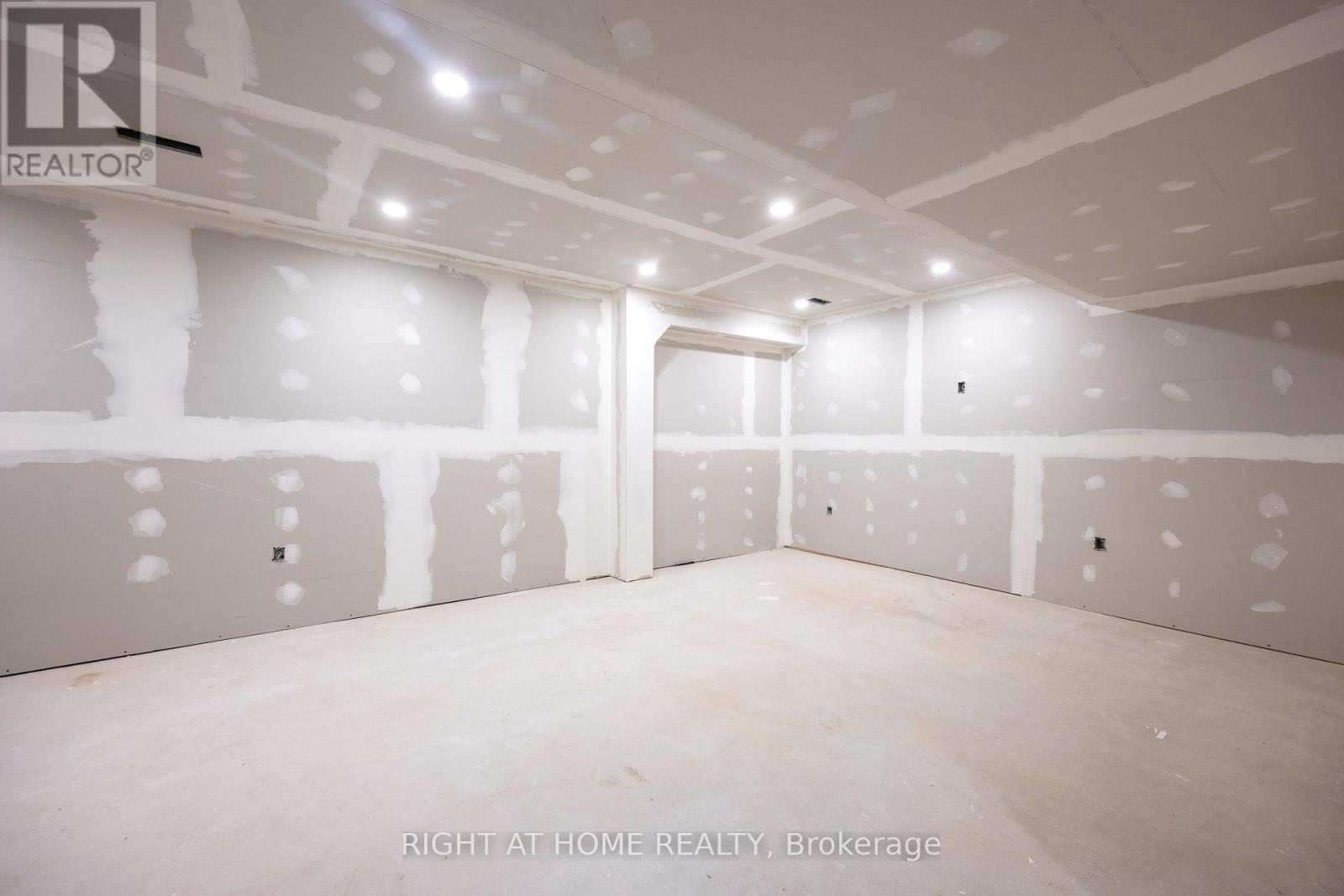 1215 Lowrie Street, Innisfil, Ontario  L9S 0E5 - Photo 26 - N12987170