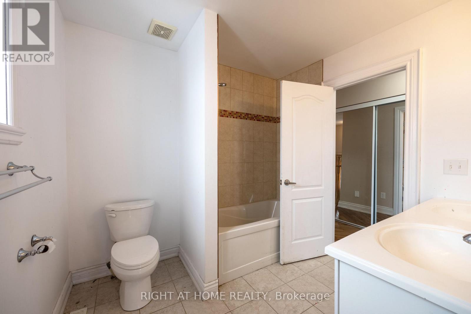 1215 Lowrie Street, Innisfil, Ontario  L9S 0E5 - Photo 25 - N13054348