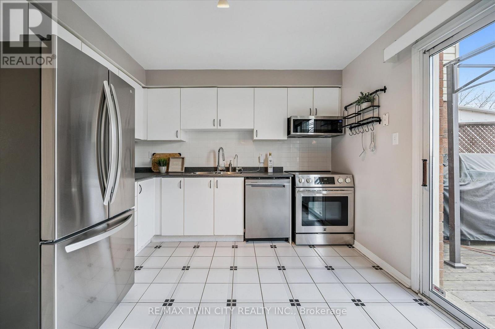 238 Langlaw Drive, Cambridge, Ontario  N1P 1B6 - Photo 16 - X13009916