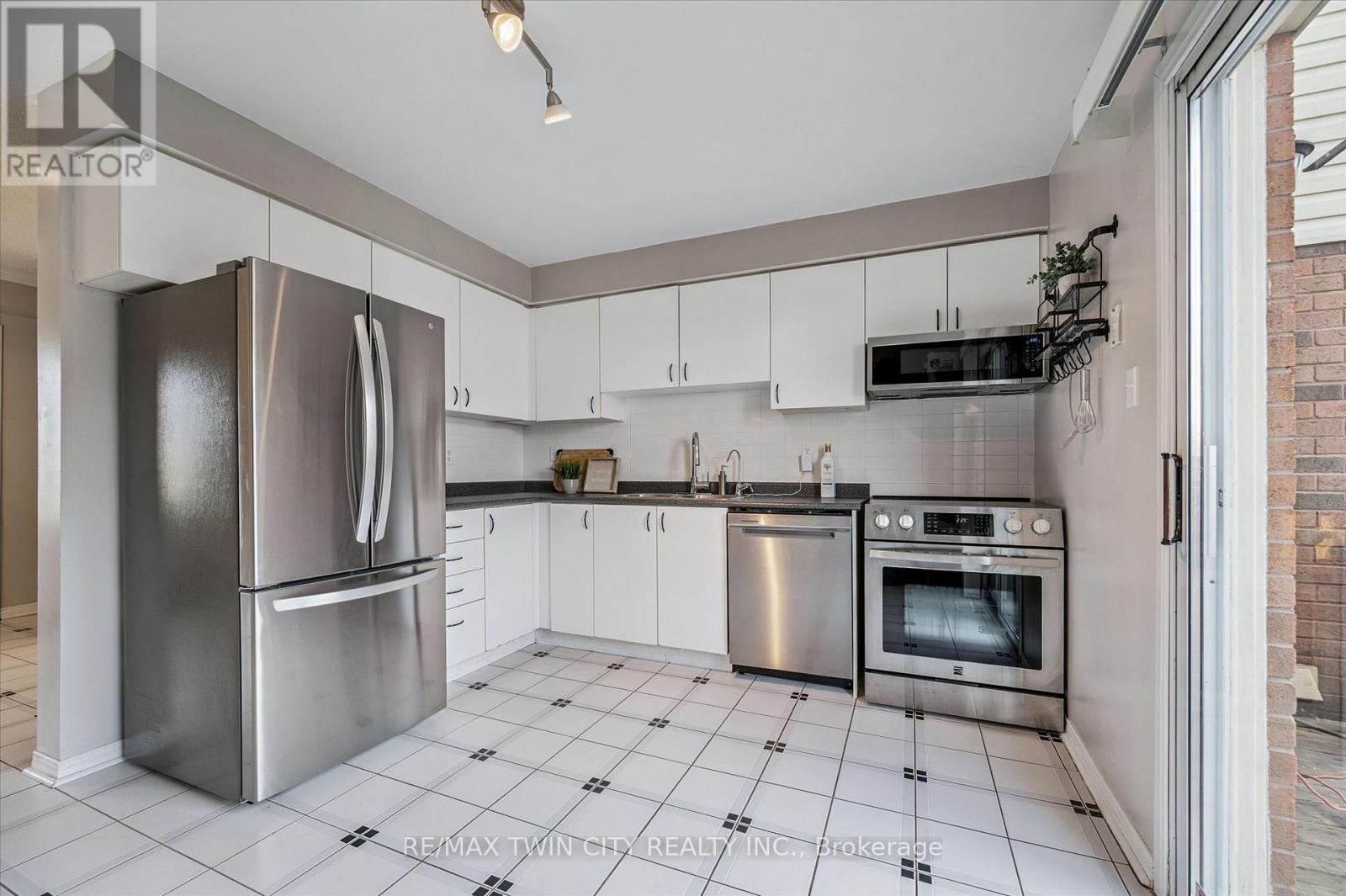 238 Langlaw Drive, Cambridge, Ontario  N1P 1B6 - Photo 17 - X13009916