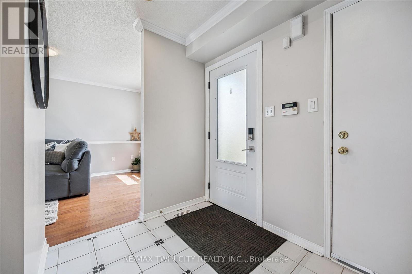 238 Langlaw Drive, Cambridge, Ontario  N1P 1B6 - Photo 6 - X13009916