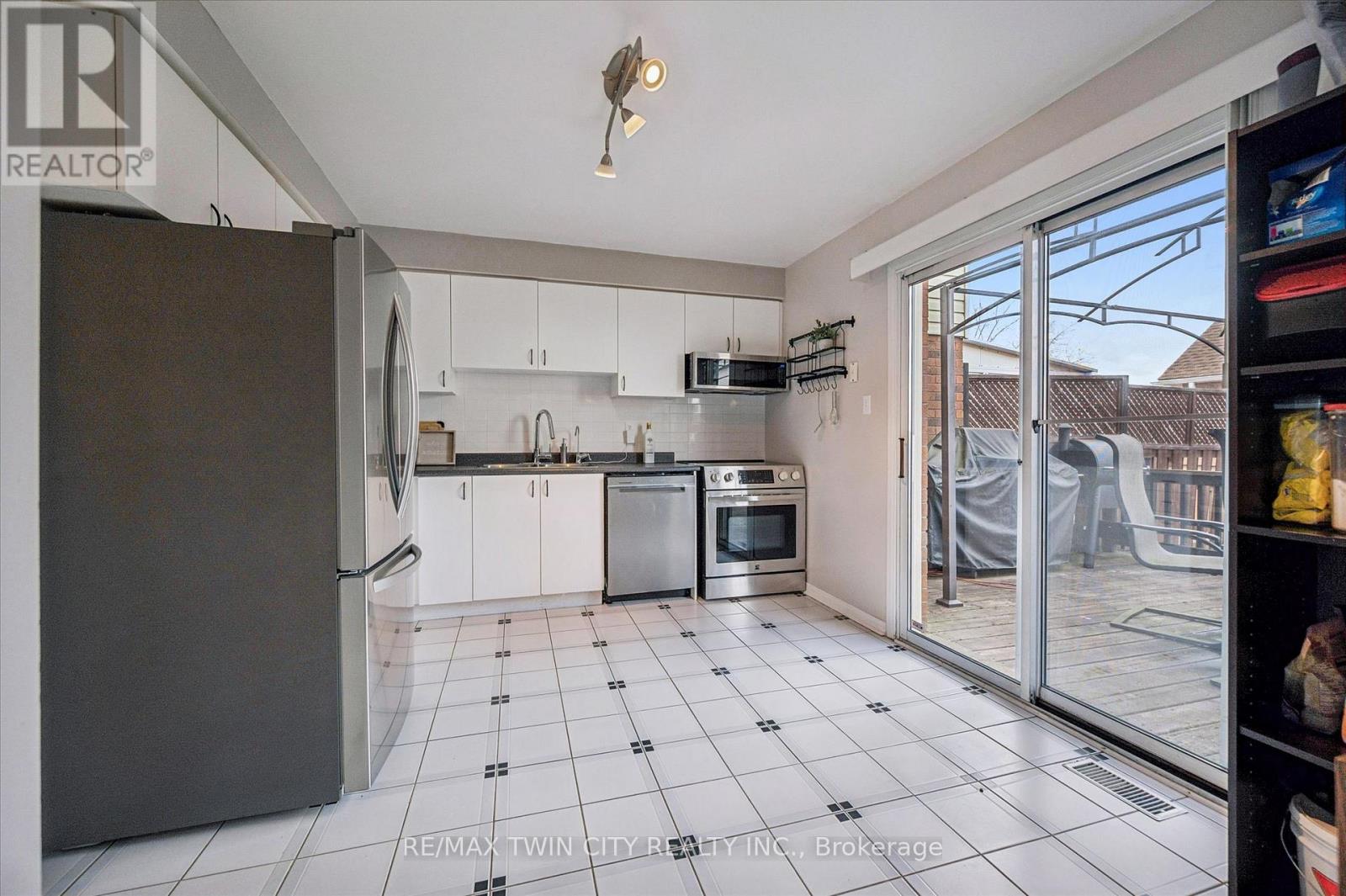 238 Langlaw Drive, Cambridge, Ontario  N1P 1B6 - Photo 15 - X13009916