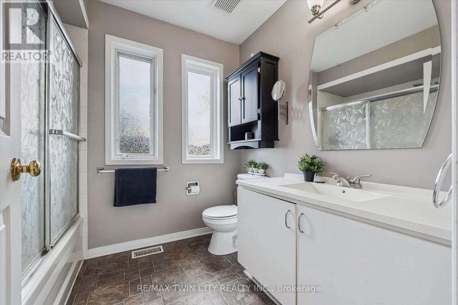238 Langlaw Drive, Cambridge, Ontario  N1P 1B6 - Photo 25 - X13009916