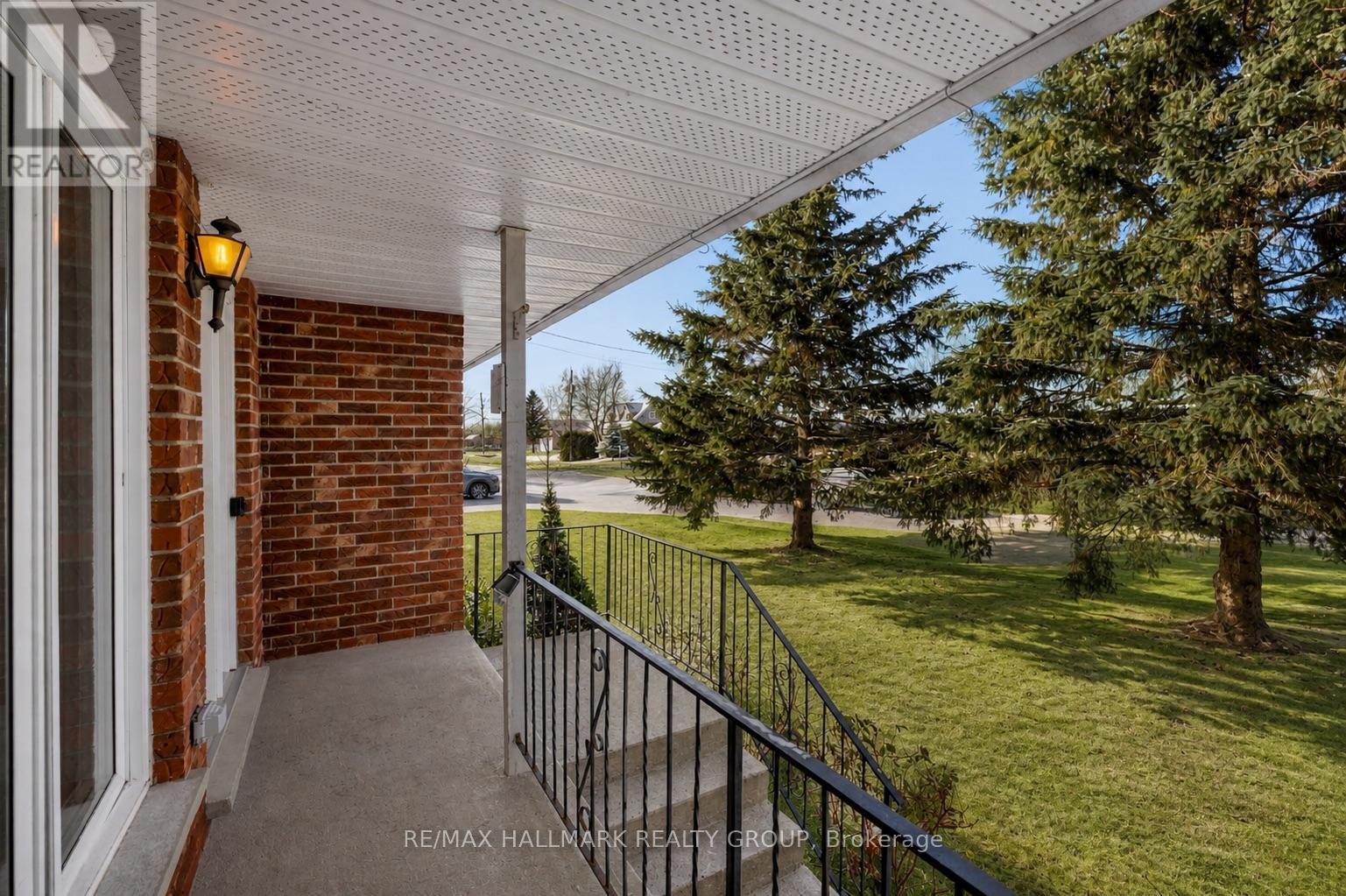 10 Frederick Street, Lansdowne Village, Ontario  K0E 1L0 - Photo 2 - X12610658