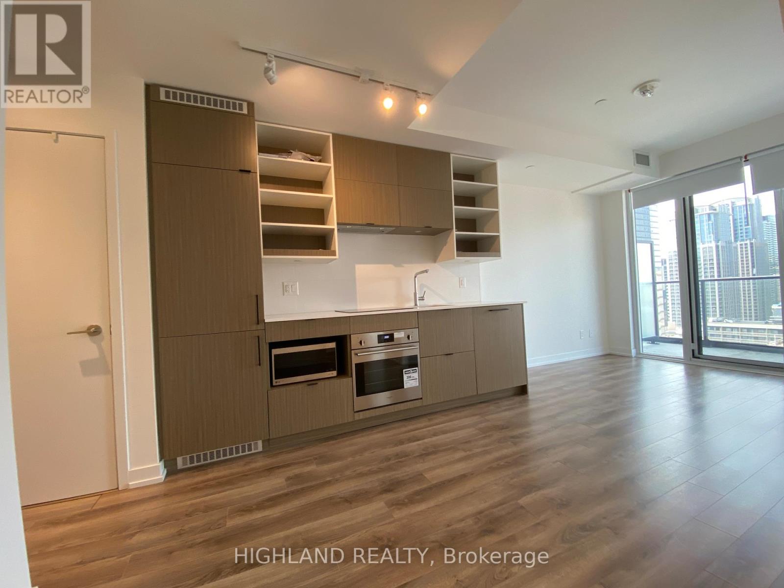 2816 - 20 Edward Street, Toronto (Bay Street Corridor), Ontario  M5G 1C9 - Photo 2 - C13073154