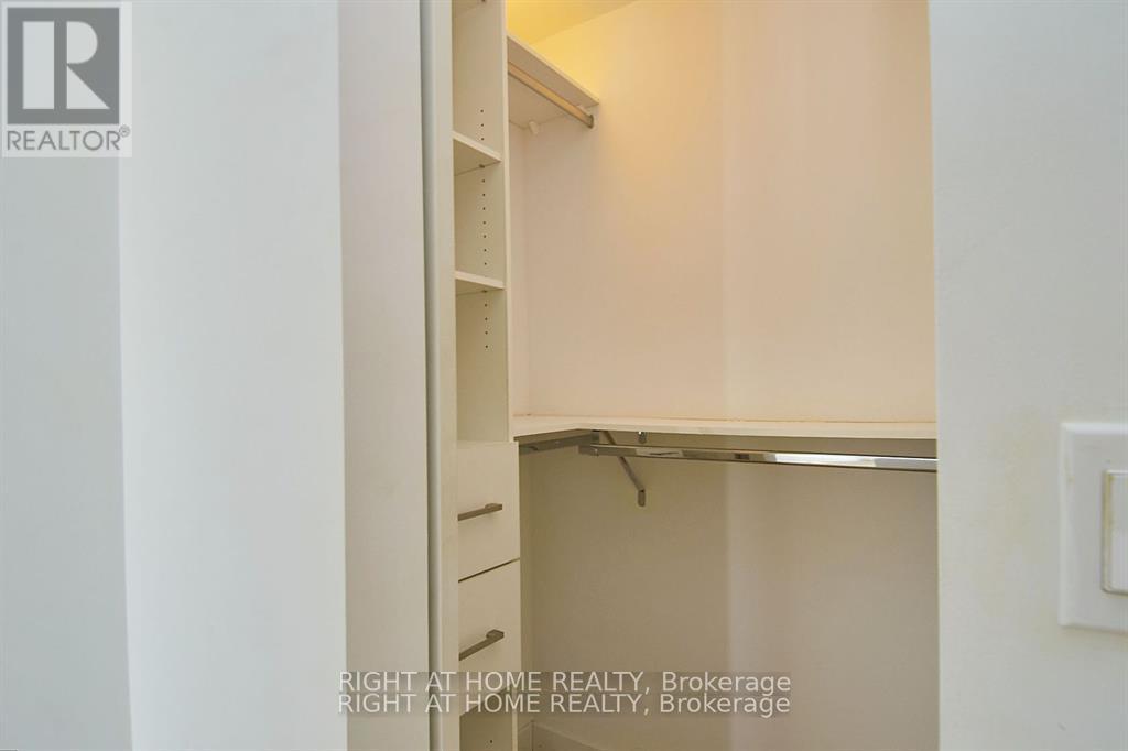 2406 - 215 Queen Street W, Toronto (Waterfront Communities), Ontario  M5V 0P5 - Photo 11 - C13073174